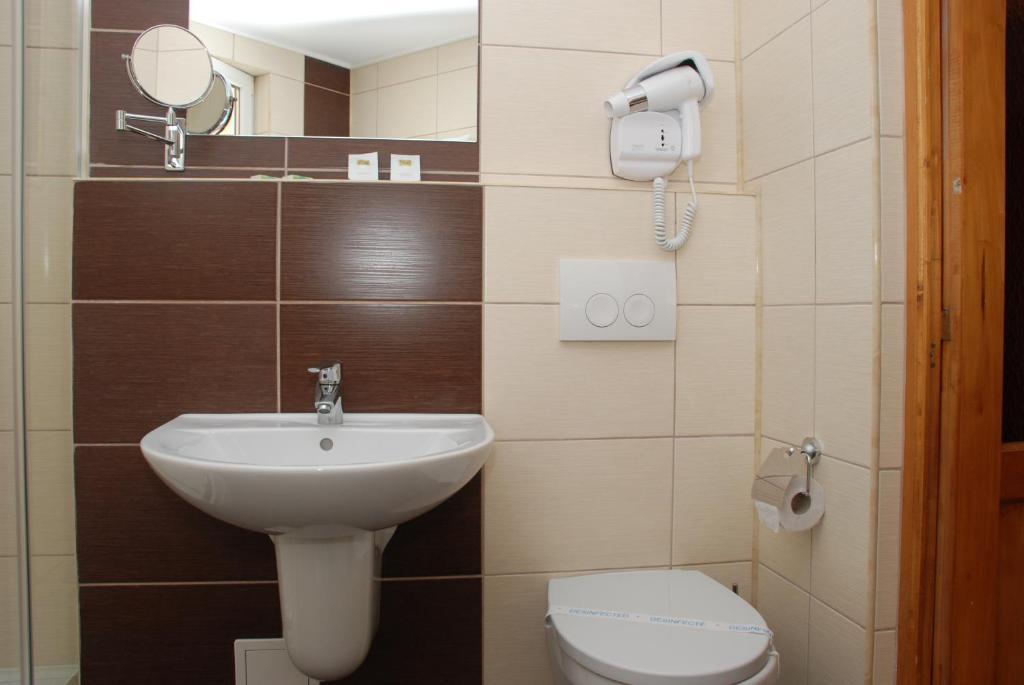 Hotel Liliacul Cluj-Napoca Cameră foto