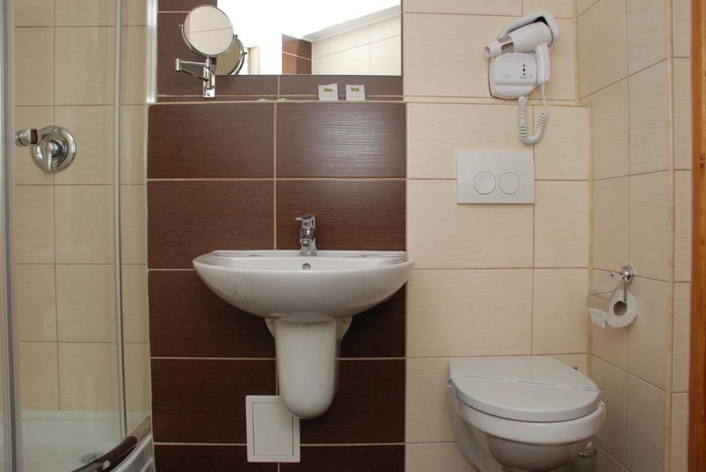 Hotel Liliacul Cluj-Napoca Cameră foto