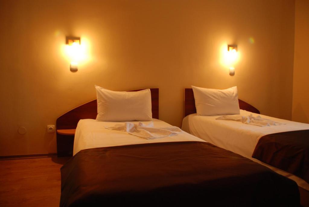 Hotel Liliacul Cluj-Napoca Cameră foto